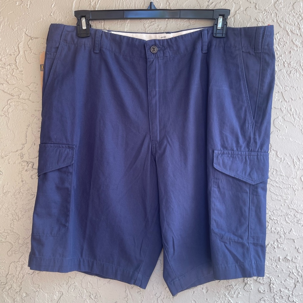 Dockers cargo shorts classic fit size 40 blue new with tag